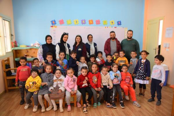 توزيع حقائب مدرسية